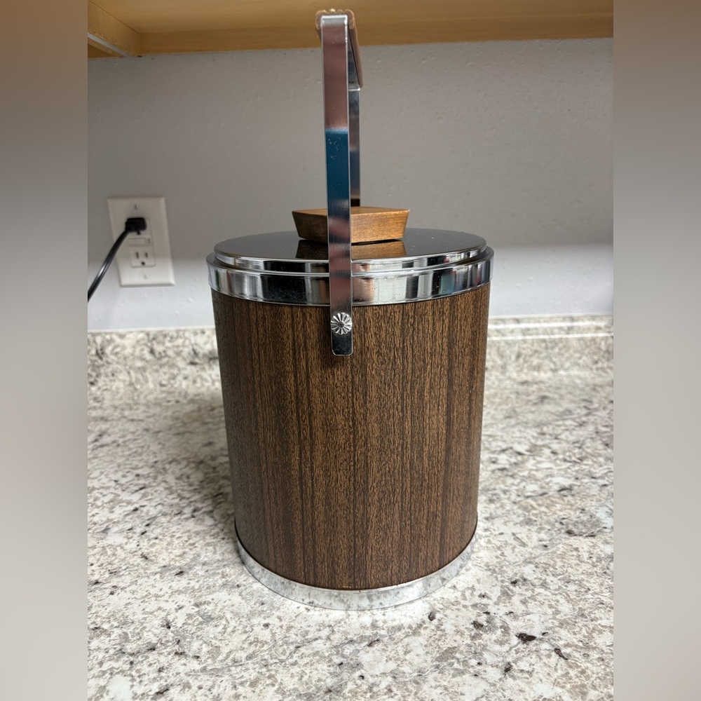 Vintage Mid Century KROMEX Walnut & Chrome Steel Ice Bucket - Picture 4 of 8